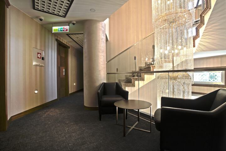 Business Center 55 of 60