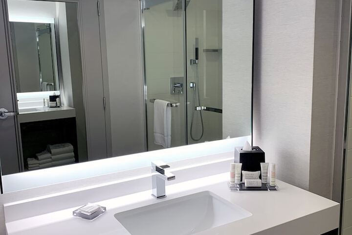 Bathroom sink