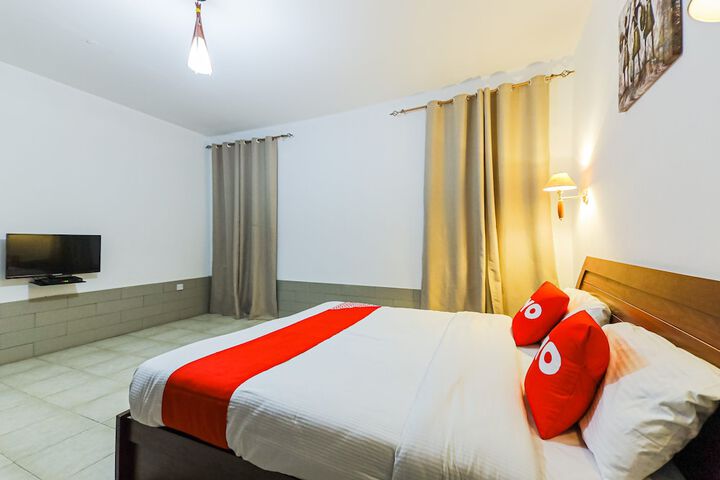 Room 33 of 47