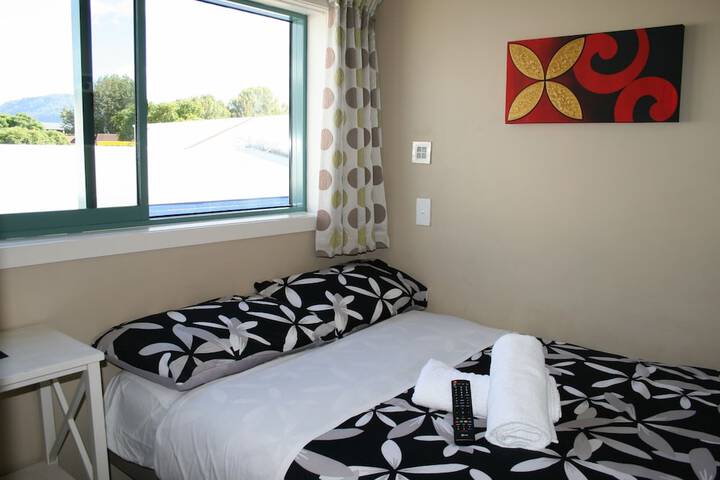 Room 5 of 74