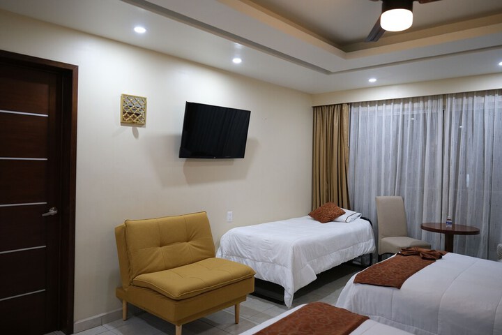 Room 9 of 36