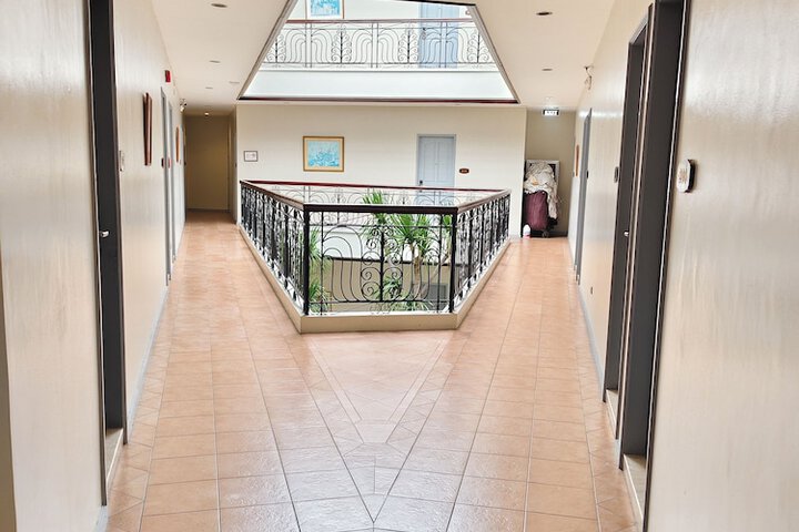Ballroom/Hall 27 of 42