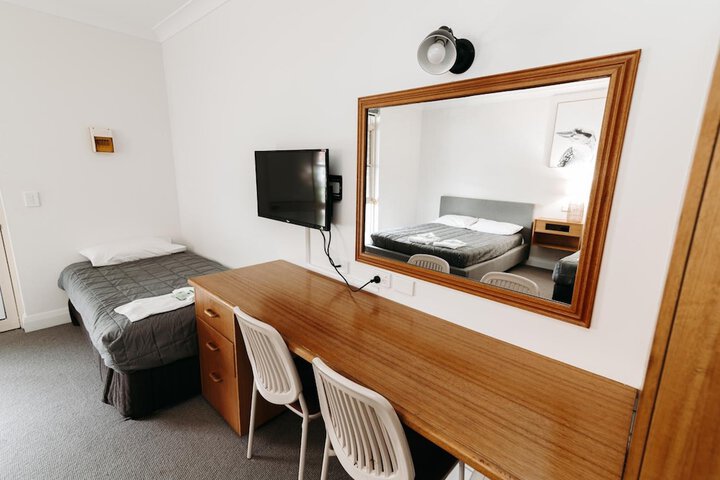 Room 9 of 35