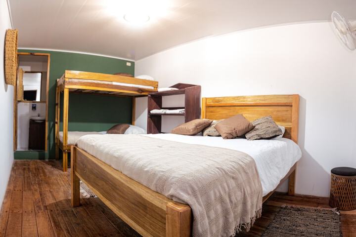 Room 4 of 34