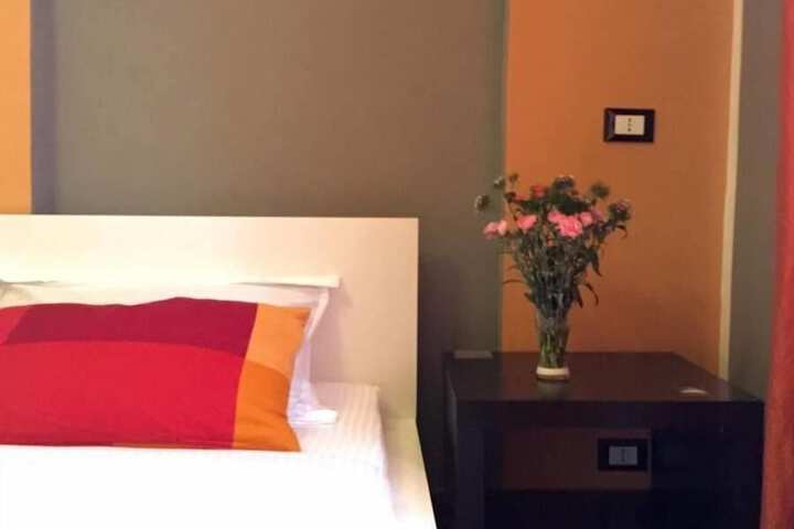 Room 18 of 27