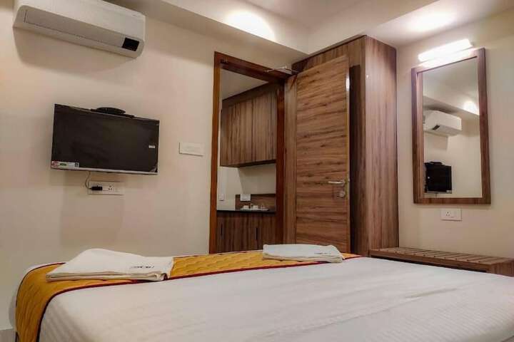 Room 2 of 6