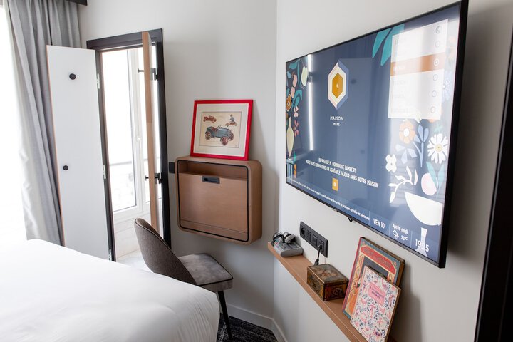 Room 6 of 61