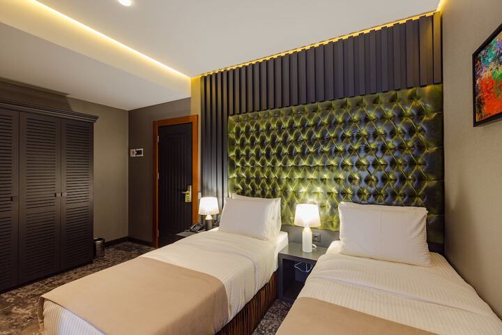 Room 14 of 199