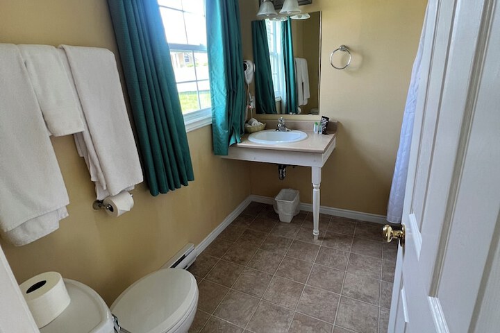 Room 43 of 64