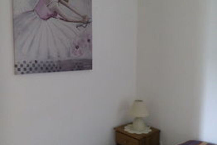 Room 11 of 19