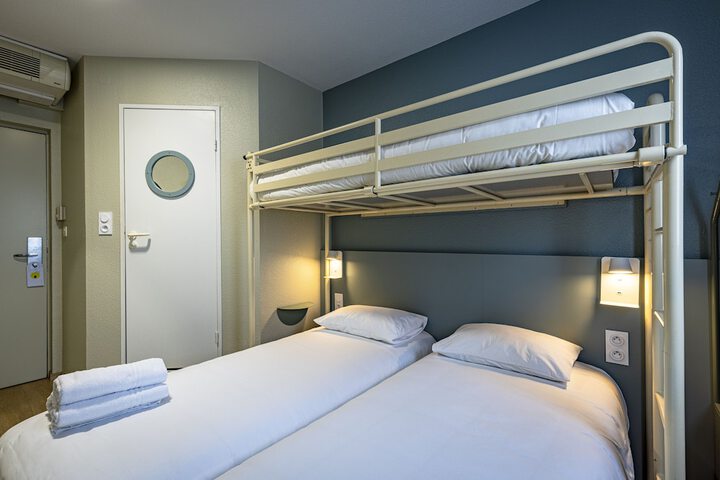 Room 15 of 29