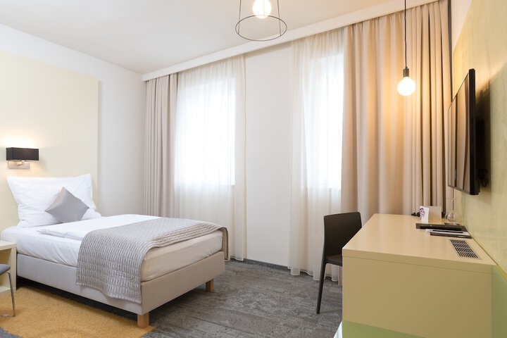 Room 13 of 47
