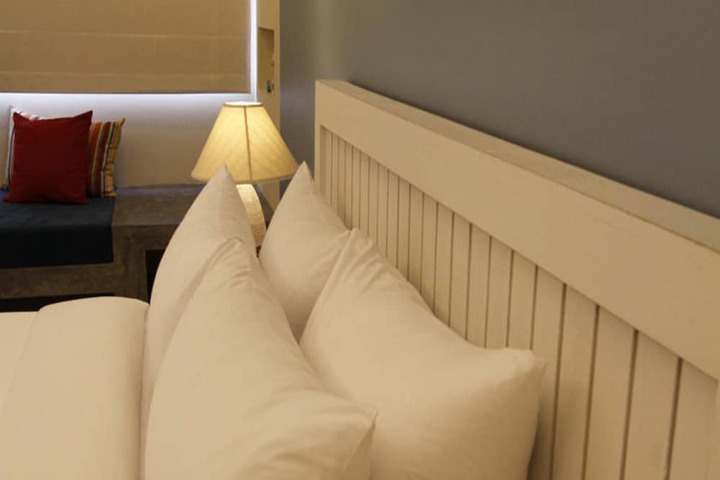 Room 5 of 74