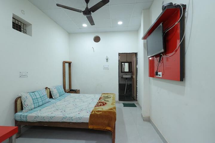Room 5 of 23