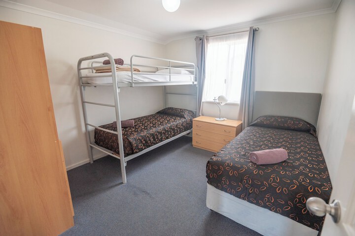 Room 25 of 117