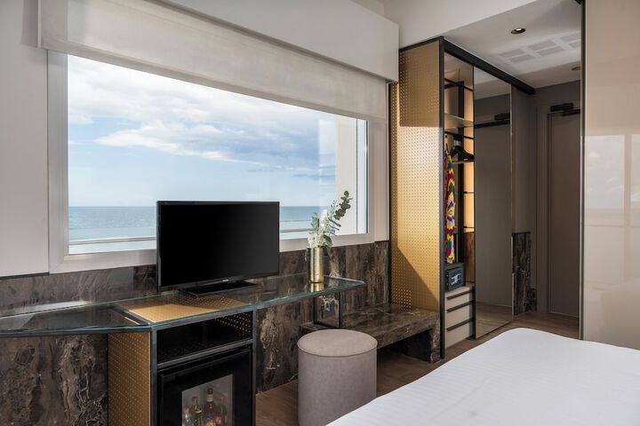 Room 49 of 106
