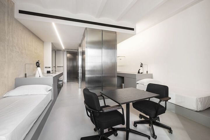 Room 6 of 71