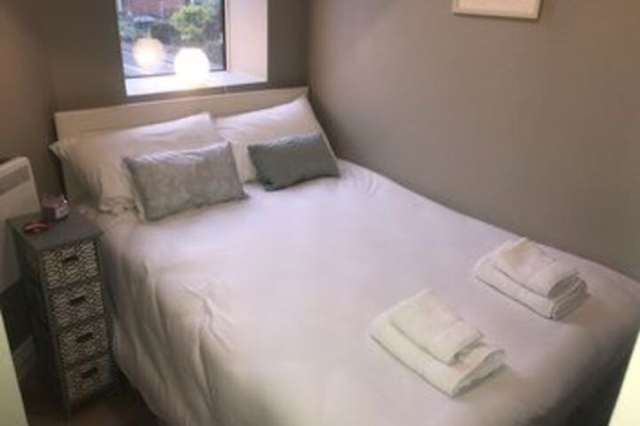Room 7 of 12