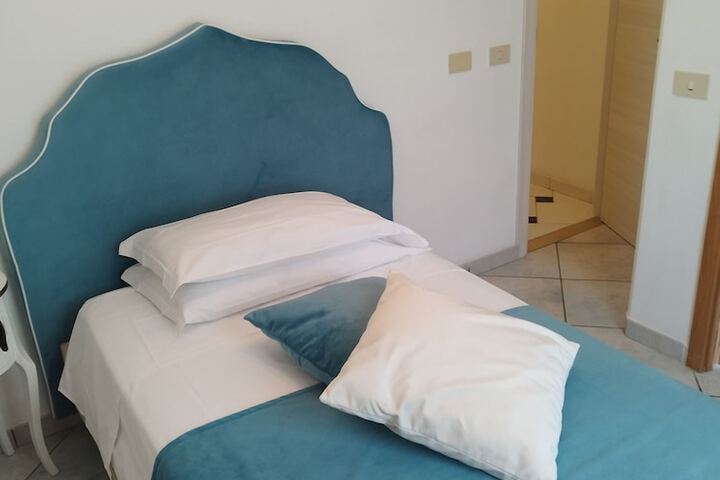 Room 25 of 50