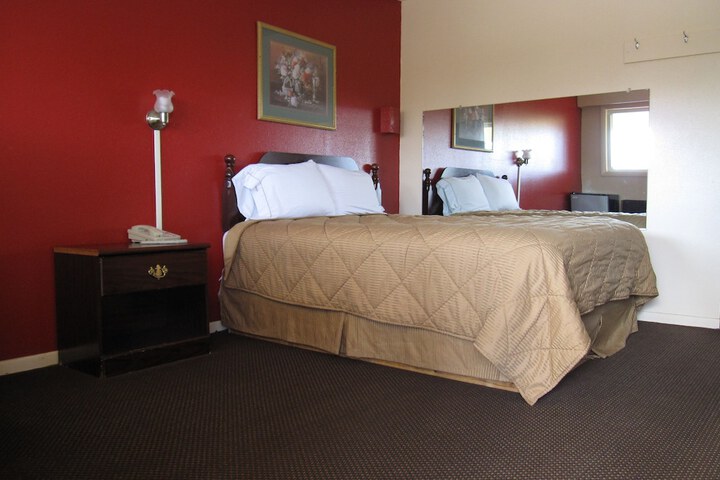 Room 8 of 14