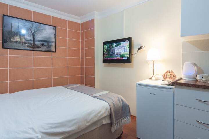 Room 16 of 27