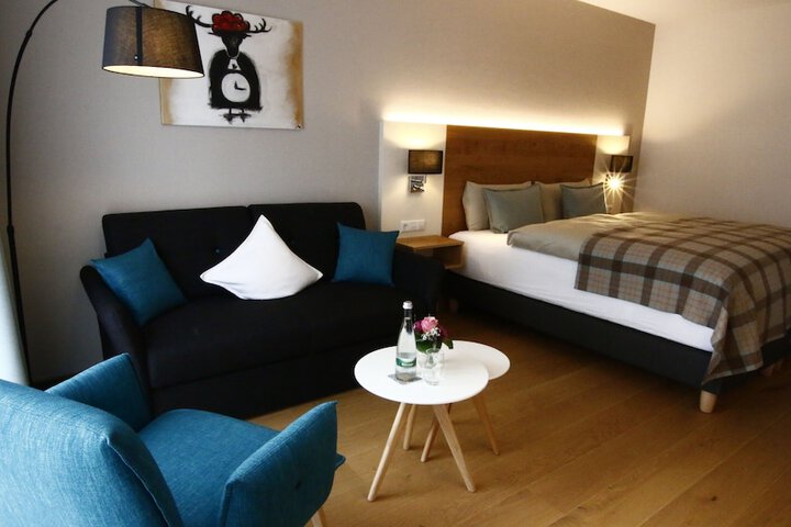Room 2 of 37