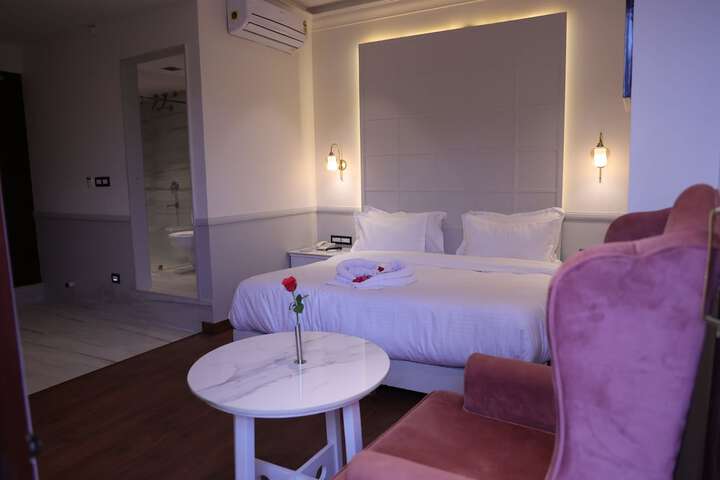 Room 3 of 17