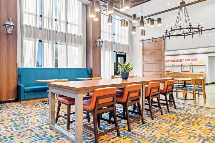 Breakfast/Coffee Service 37 of 45