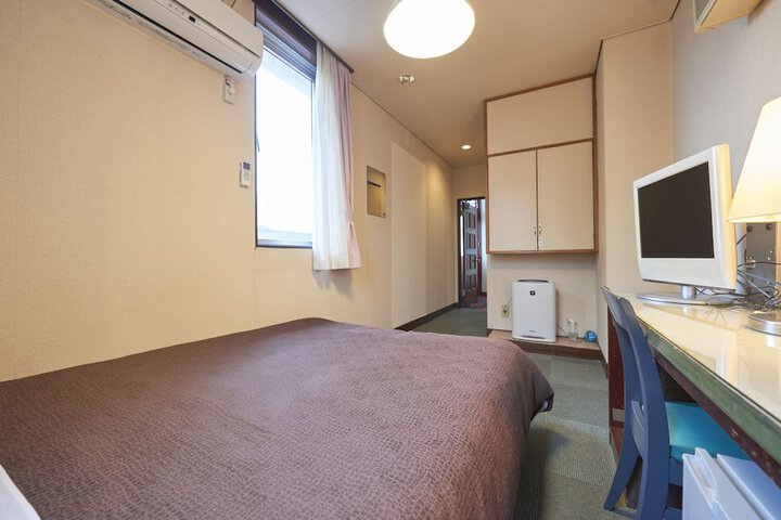 Room 14 of 30