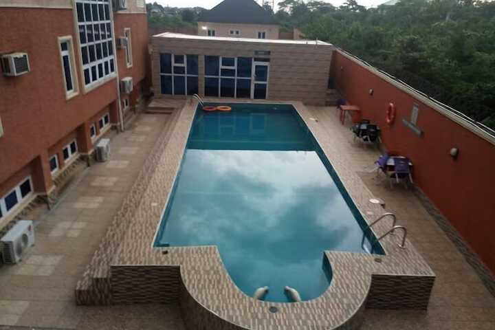 Pool 16 of 64
