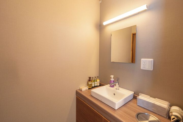 Room 15 of 36