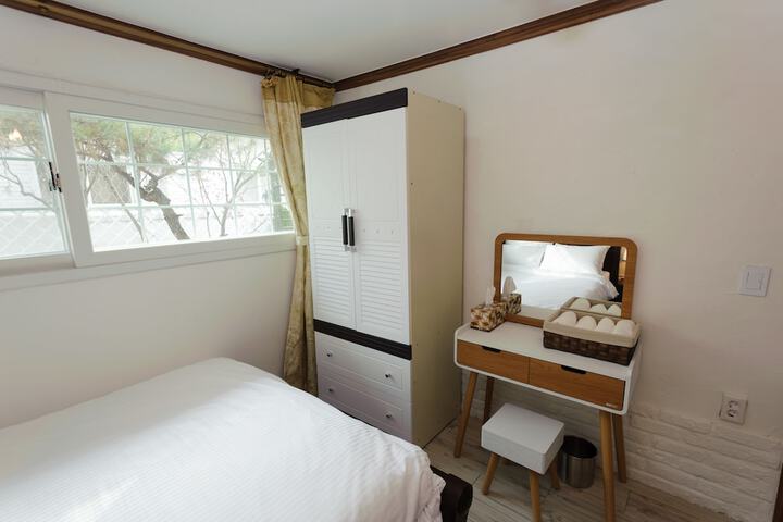 Room 10 of 86