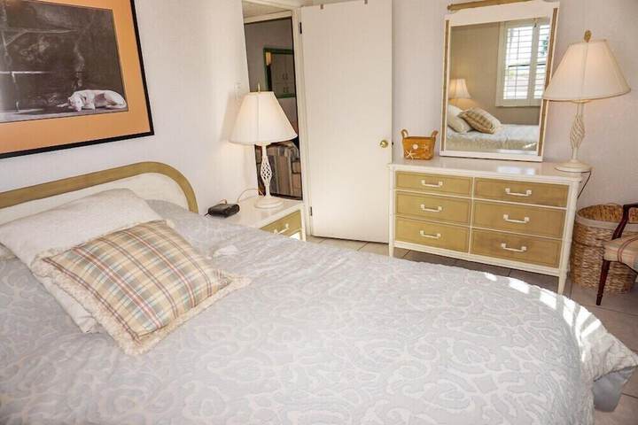 Room 84 of 325
