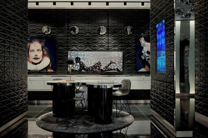 Concierge desk