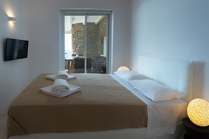 Room 4 of 34