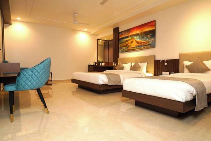 Room 33 of 51