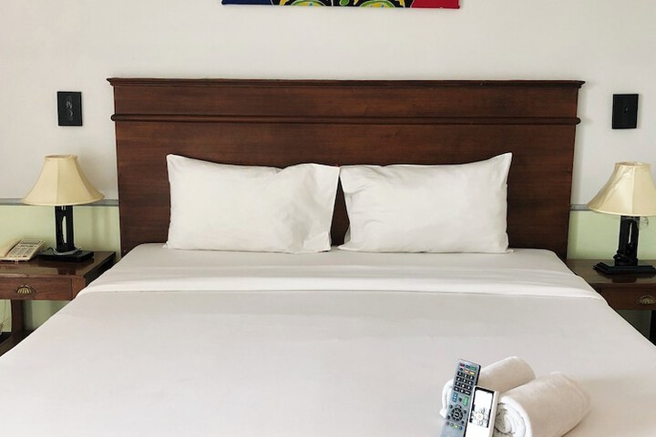Room 8 of 62