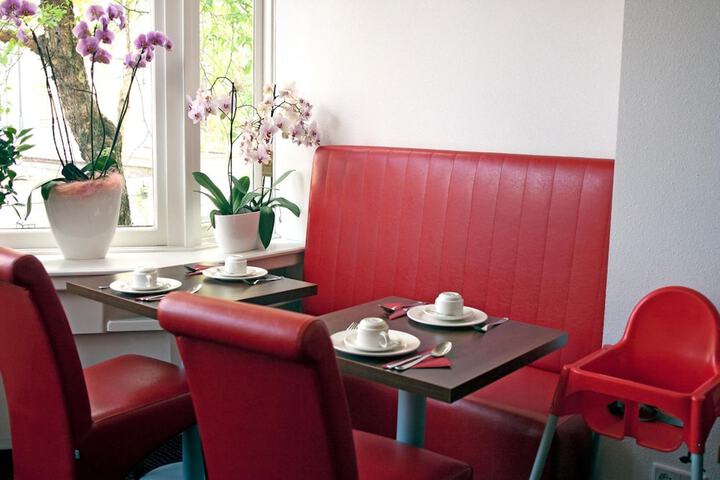 Dining 44 of 60