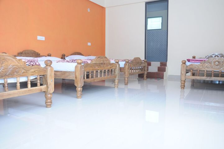 Room 5 of 17
