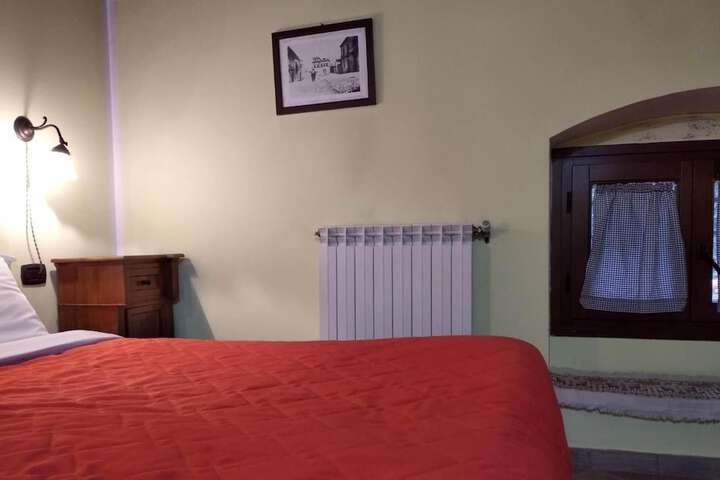 Room 11 of 50