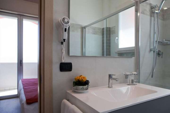 Room 14 of 29