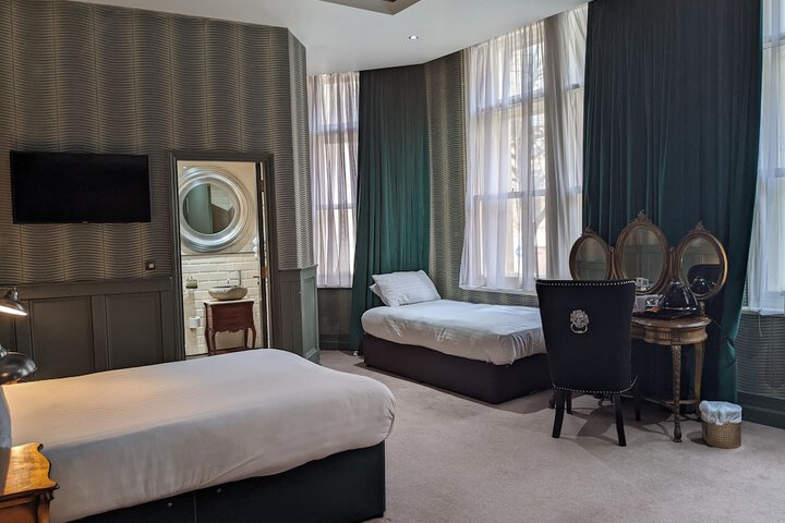 Room 3 of 36