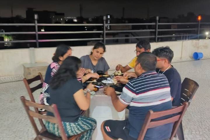 Dining 36 of 52