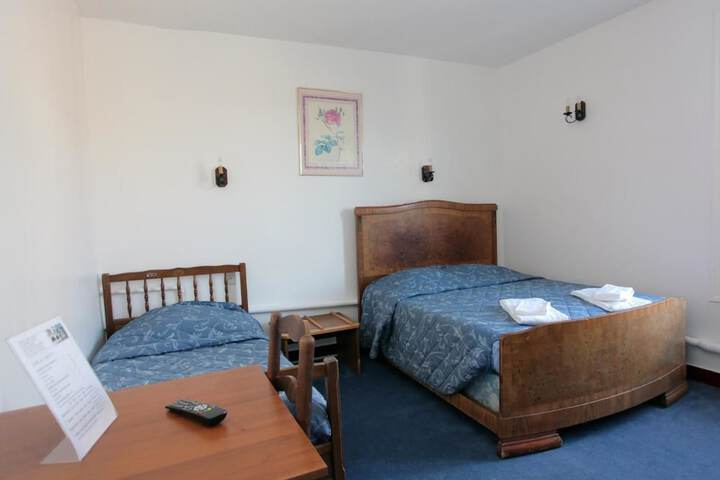 Room 6 of 19