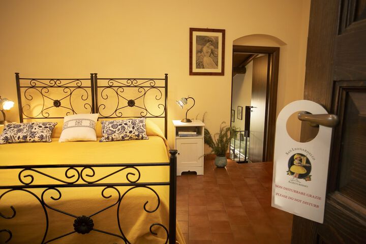 Room 6 of 96