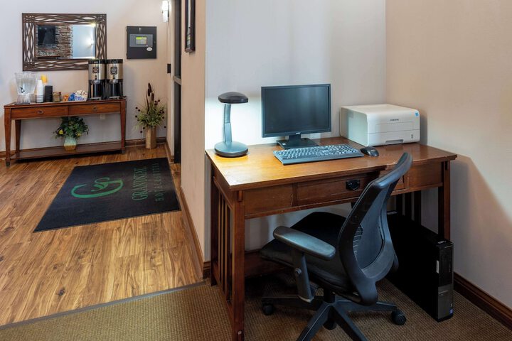 Business Center 38 of 39