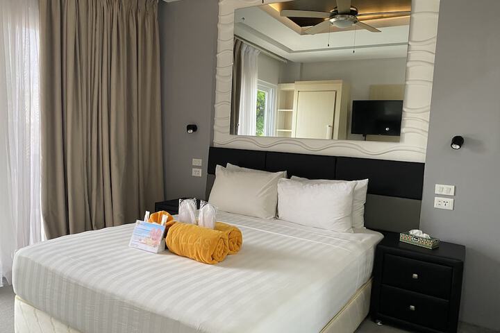 Room 32 of 403