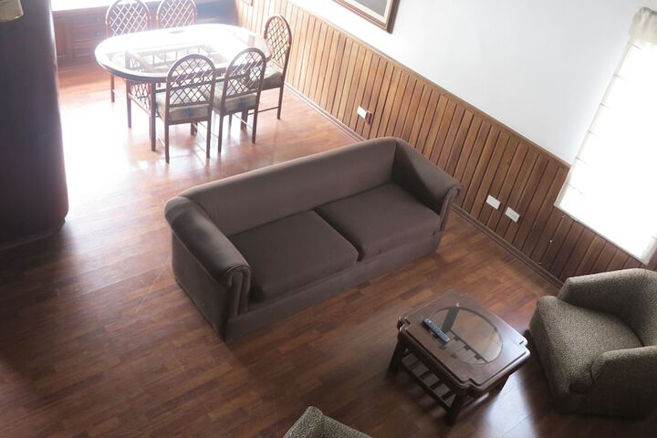 Room 65 of 102