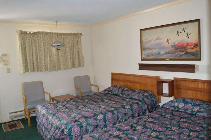 Room 4 of 12