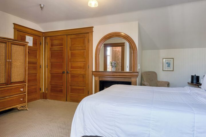 Room 47 of 64